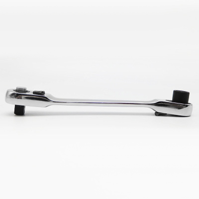 Compact Reversible Ratchet Spanner Tool